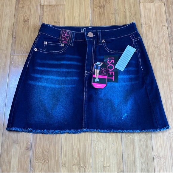 No Boundaries Dresses & Skirts - NWT No Boundaries Basic Denim Skirt Dark Enzyme 9
